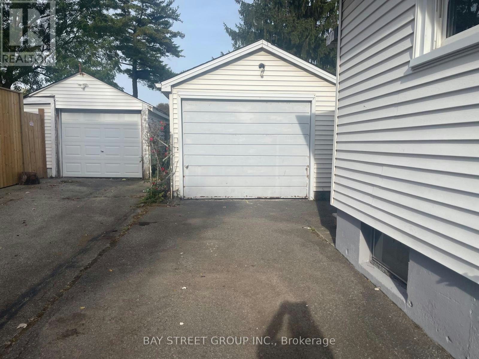 5137 Ontario Avenue, Niagara Falls, ON, L2E 3R7 - 5