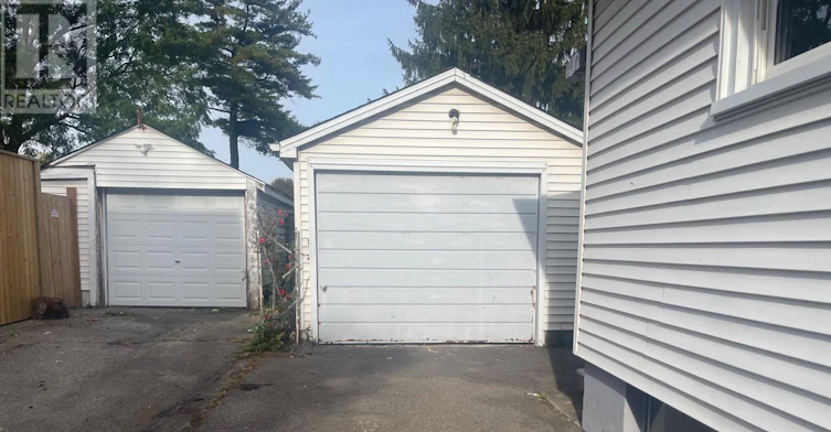 5137 Ontario Avenue, Niagara Falls, ON, L2E 3R7 - 5