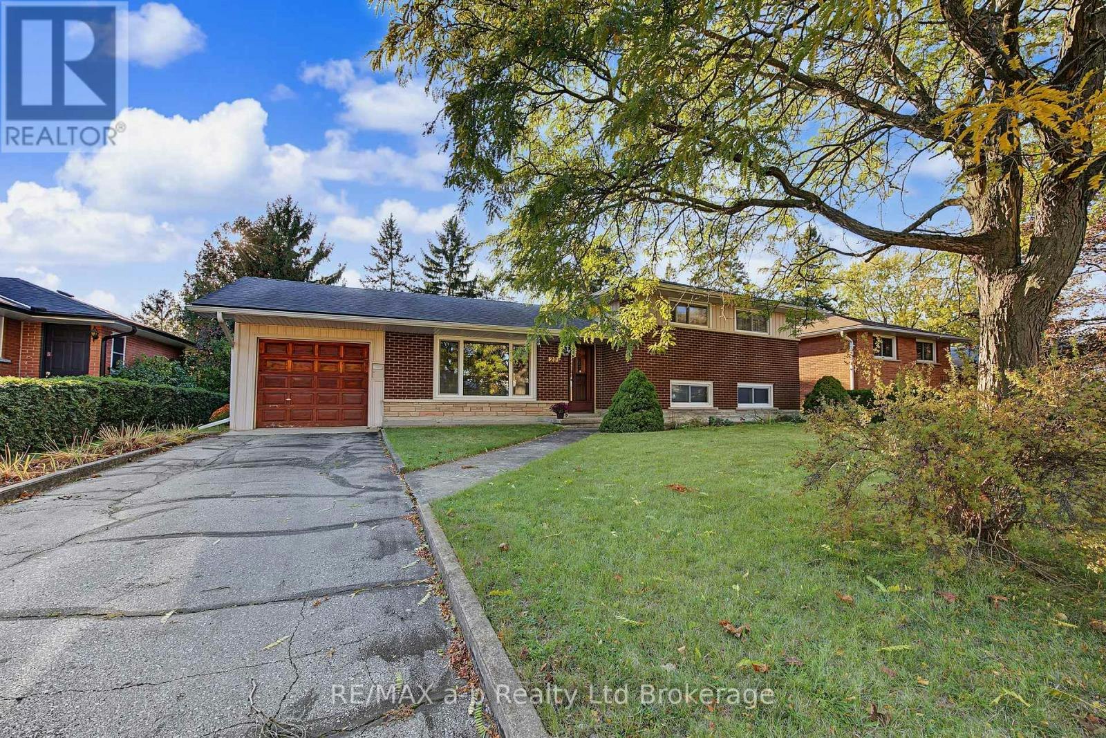 20 Pinecrest Avenue, Cambridge, ON, N1R 2Y8