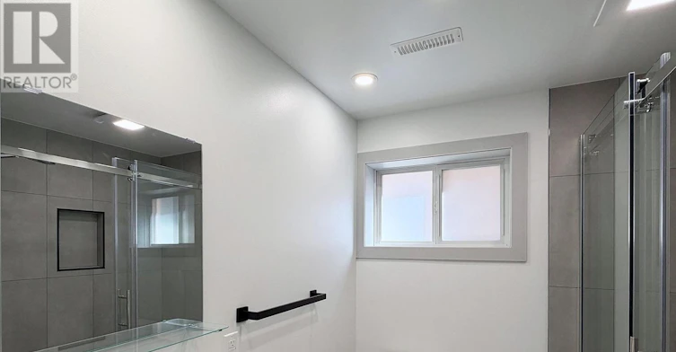 10 Aishford Road, Bradford West Gwillimbury, ON, L3Z 3E3 - 6