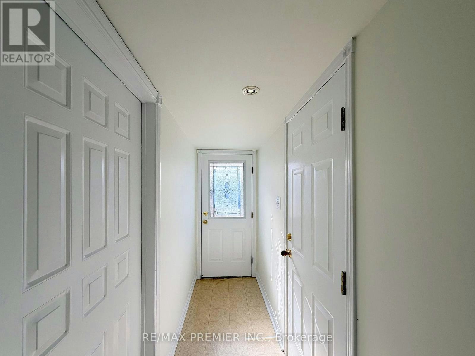 10 Aishford Road, Bradford West Gwillimbury, ON, L3Z 3E3 - 2