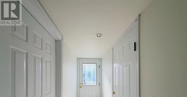 10 Aishford Road, Bradford West Gwillimbury, ON, L3Z 3E3 - 2
