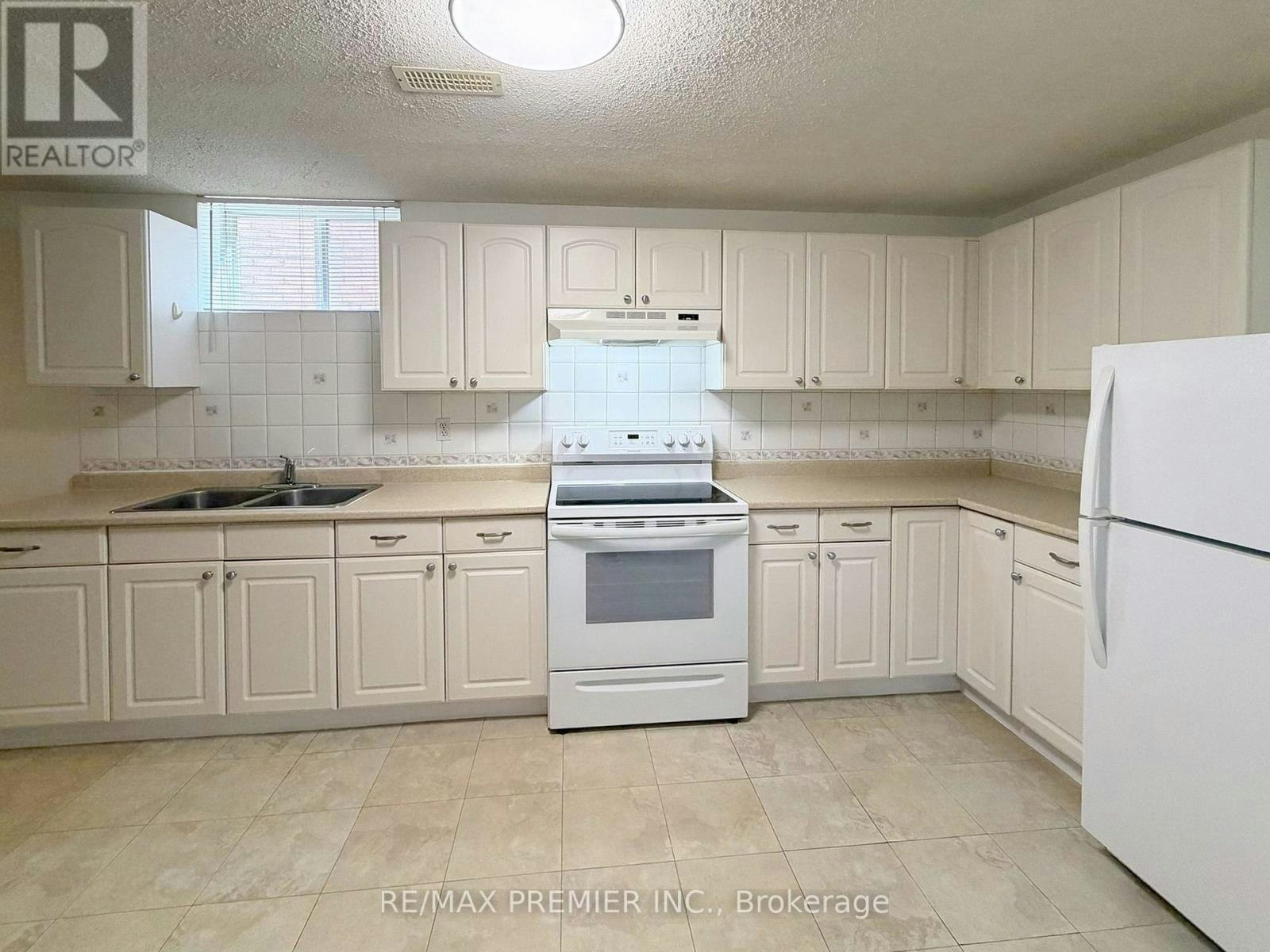 10 Aishford Road, Bradford West Gwillimbury, ON, L3Z 3E3 - 4
