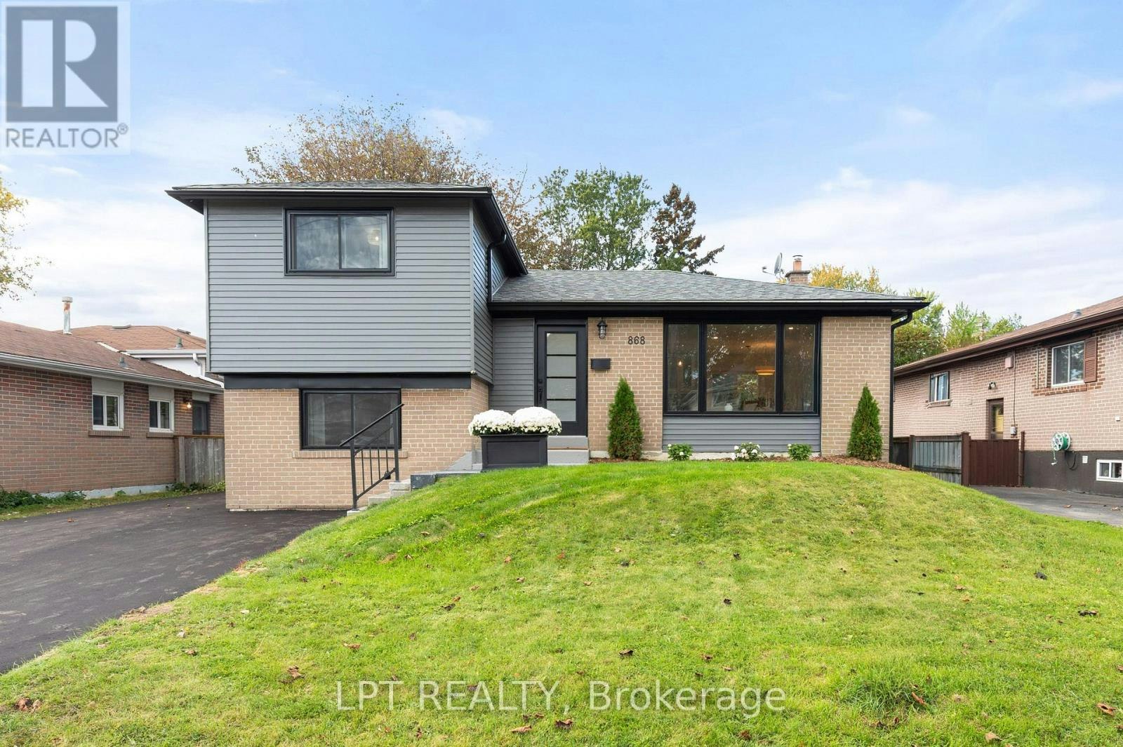 868 Liverpool Road, Pickering, ON, L1W 1S4