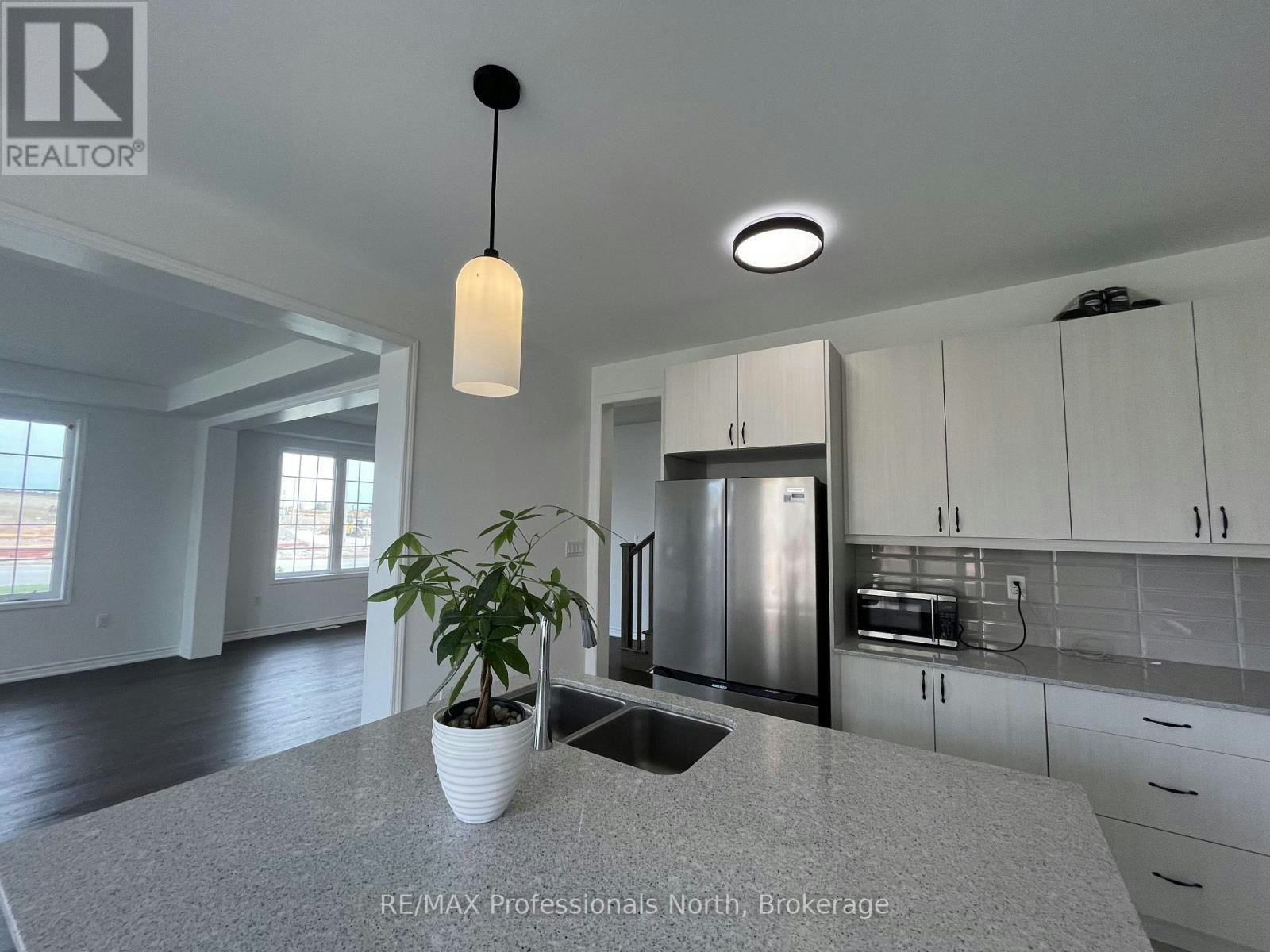 62 Lower Street, Barrie, ON, L9J 0B7 - 5