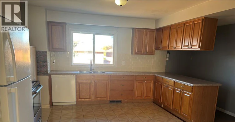 232 Barton Street, Hamilton, ON, L8E 9X9