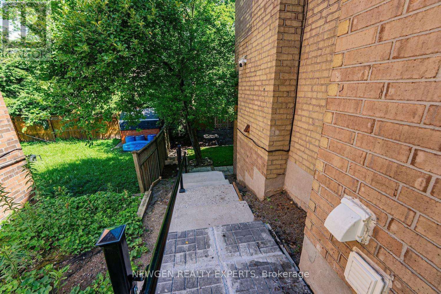 31 Stock Court, Cambridge, ON, N3C 3R4 - 44