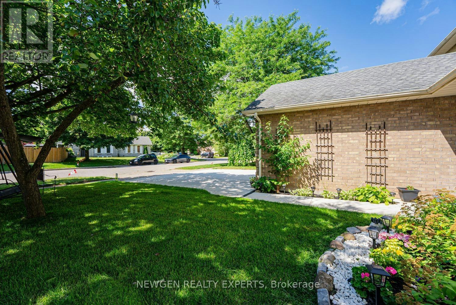 31 Stock Court, Cambridge, ON, N3C 3R4 - 49