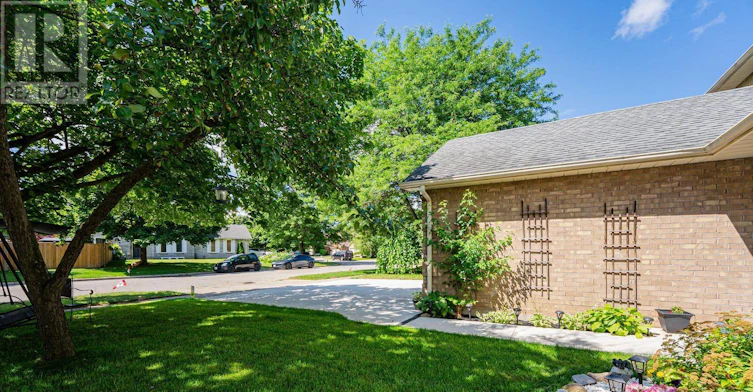 31 Stock Court, Cambridge, ON, N3C 3R4 - 49