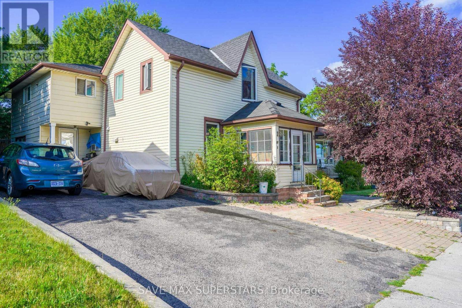 93 John Street E, Bradford West Gwillimbury, ON, L3Z 1G4