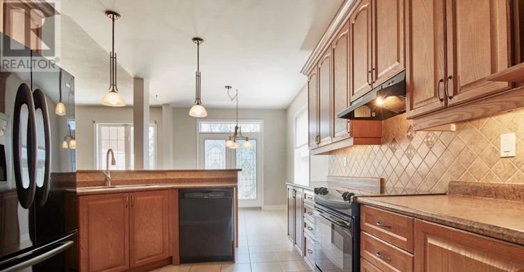 43 Helston Crescent, Whitby, ON, L1M 2K3 - 7