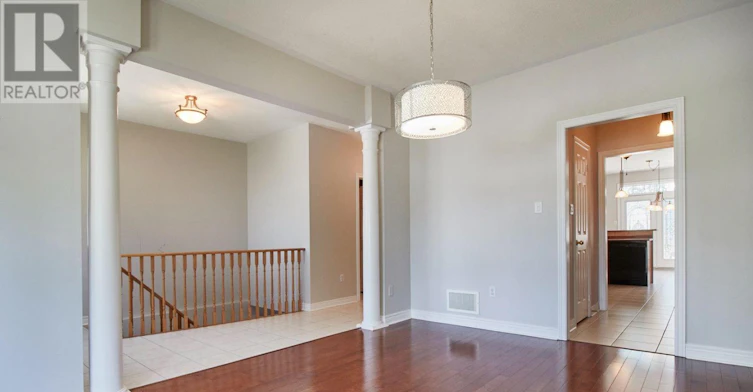 43 Helston Crescent, Whitby, ON, L1M 2K3 - 4