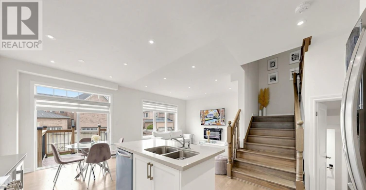 6 Dumaine Street, Whitby, ON, L1P 0G8 - 11