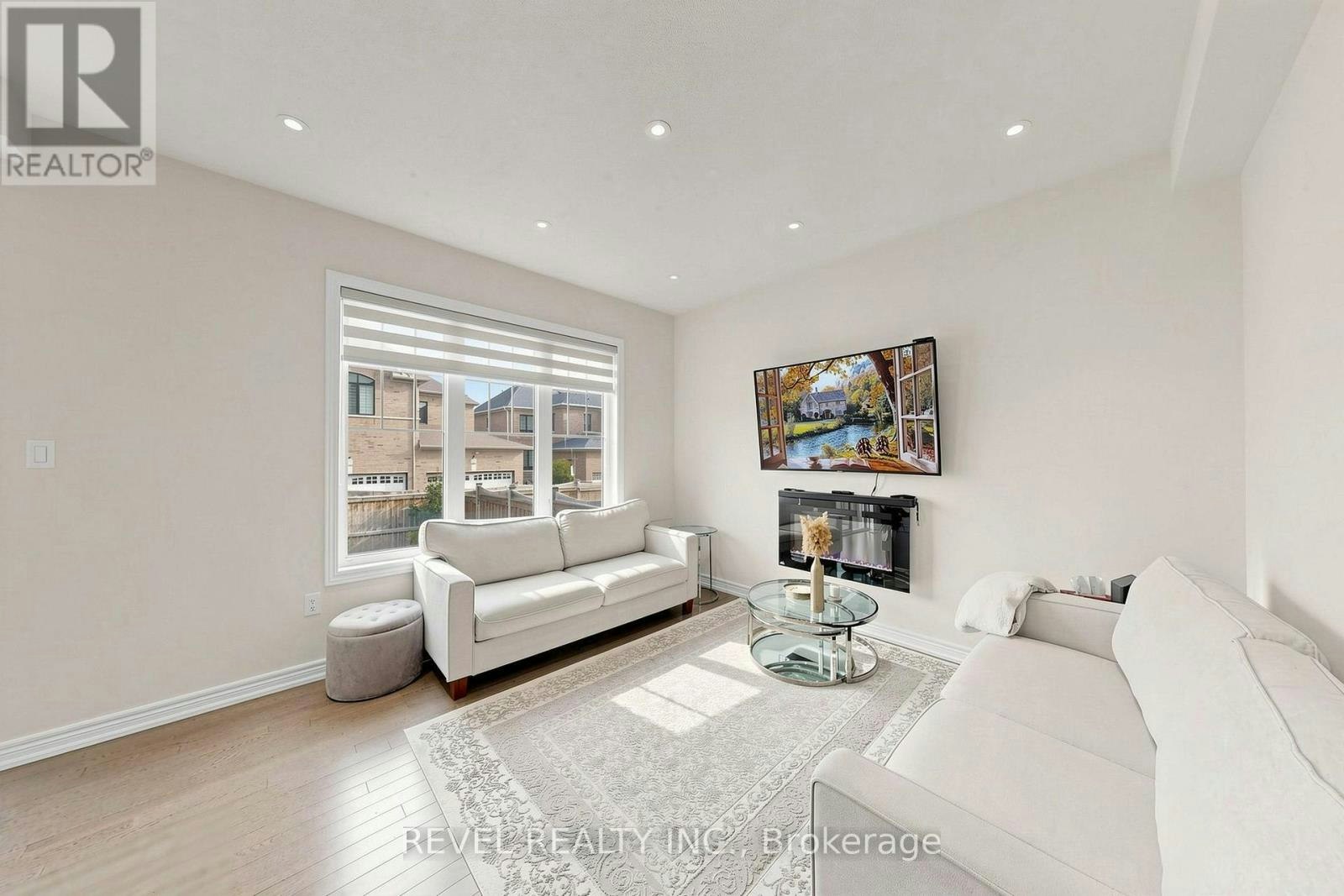 6 Dumaine Street, Whitby, ON, L1P 0G8 - 5