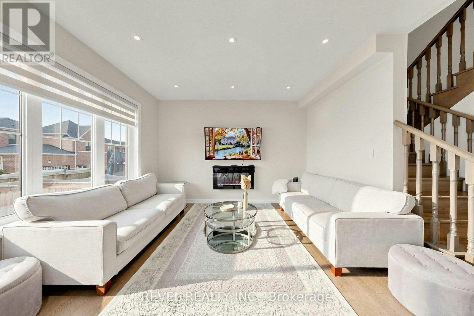 6 Dumaine Street, Whitby, ON, L1P 0G8 - 6