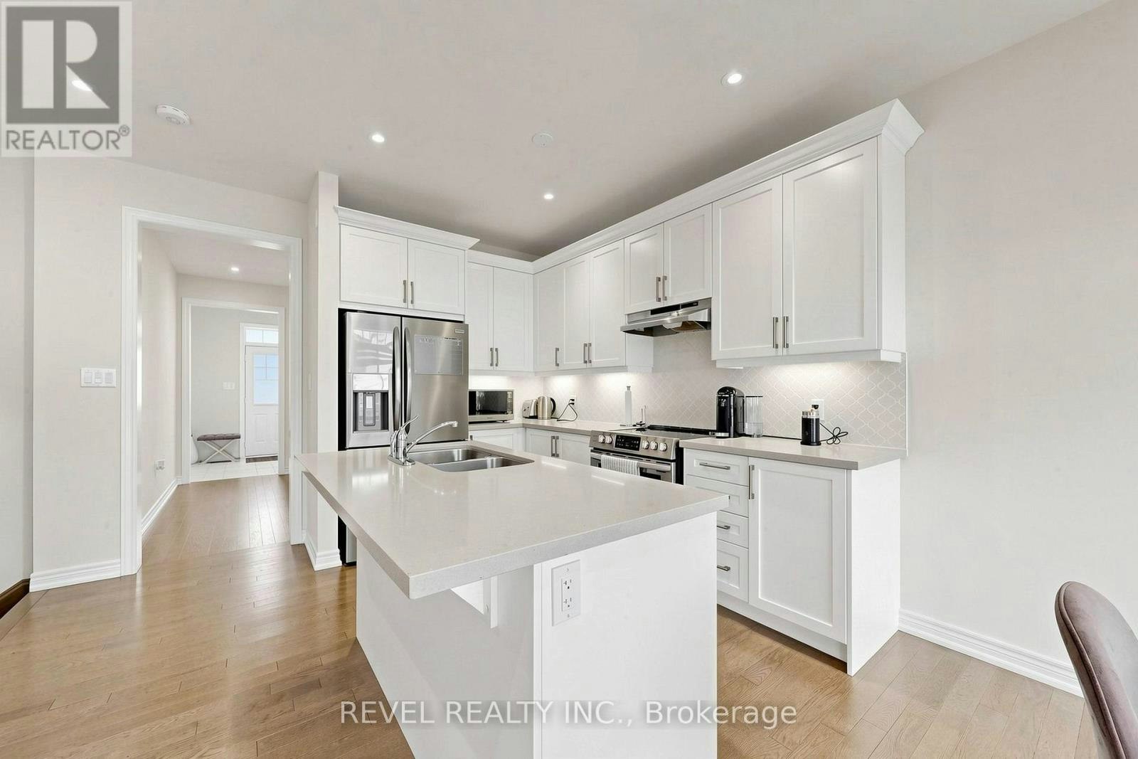 6 Dumaine Street, Whitby, ON, L1P 0G8 - 10