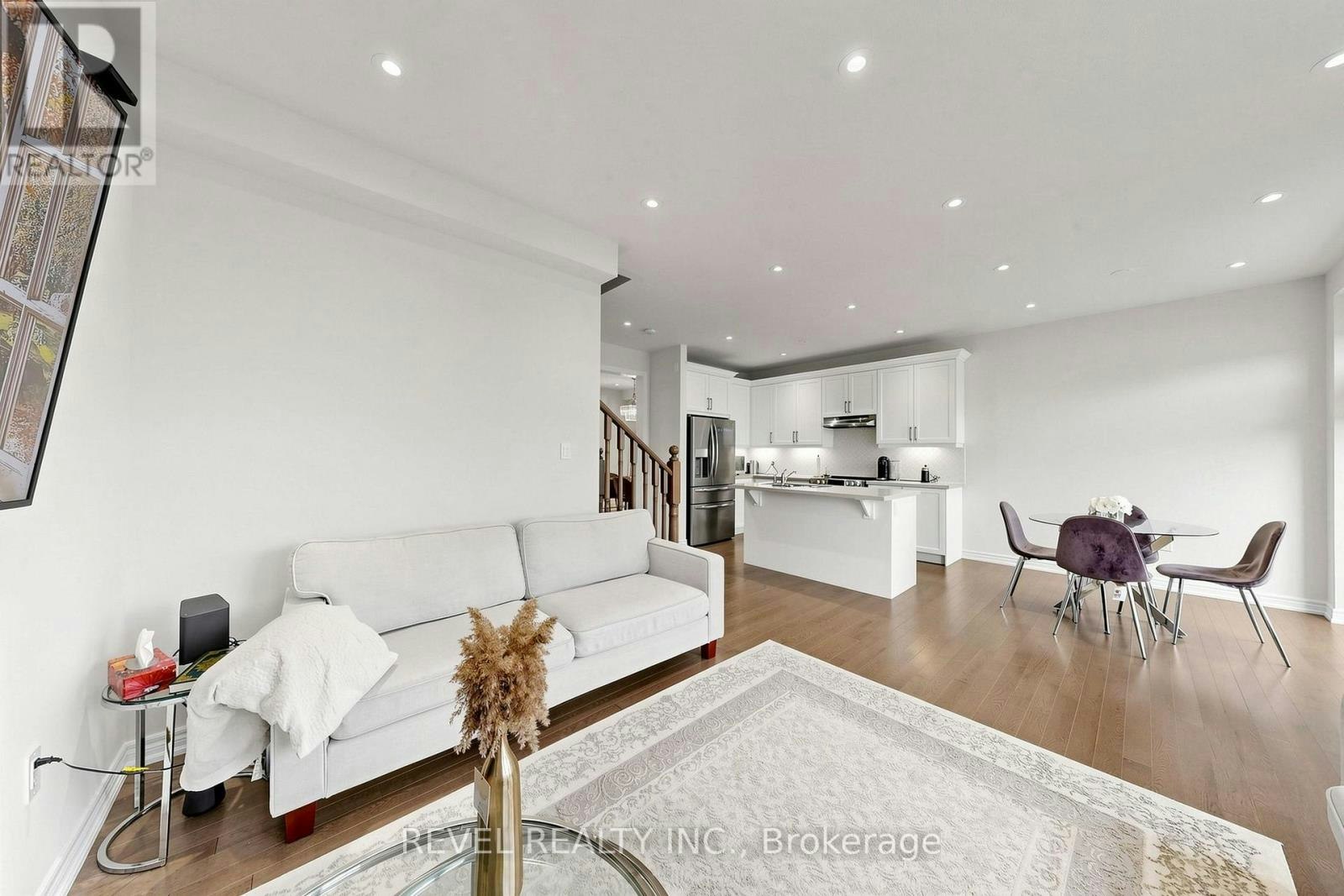 6 Dumaine Street, Whitby, ON, L1P 0G8 - 9