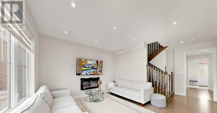 6 Dumaine Street, Whitby, ON, L1P 0G8 - 7