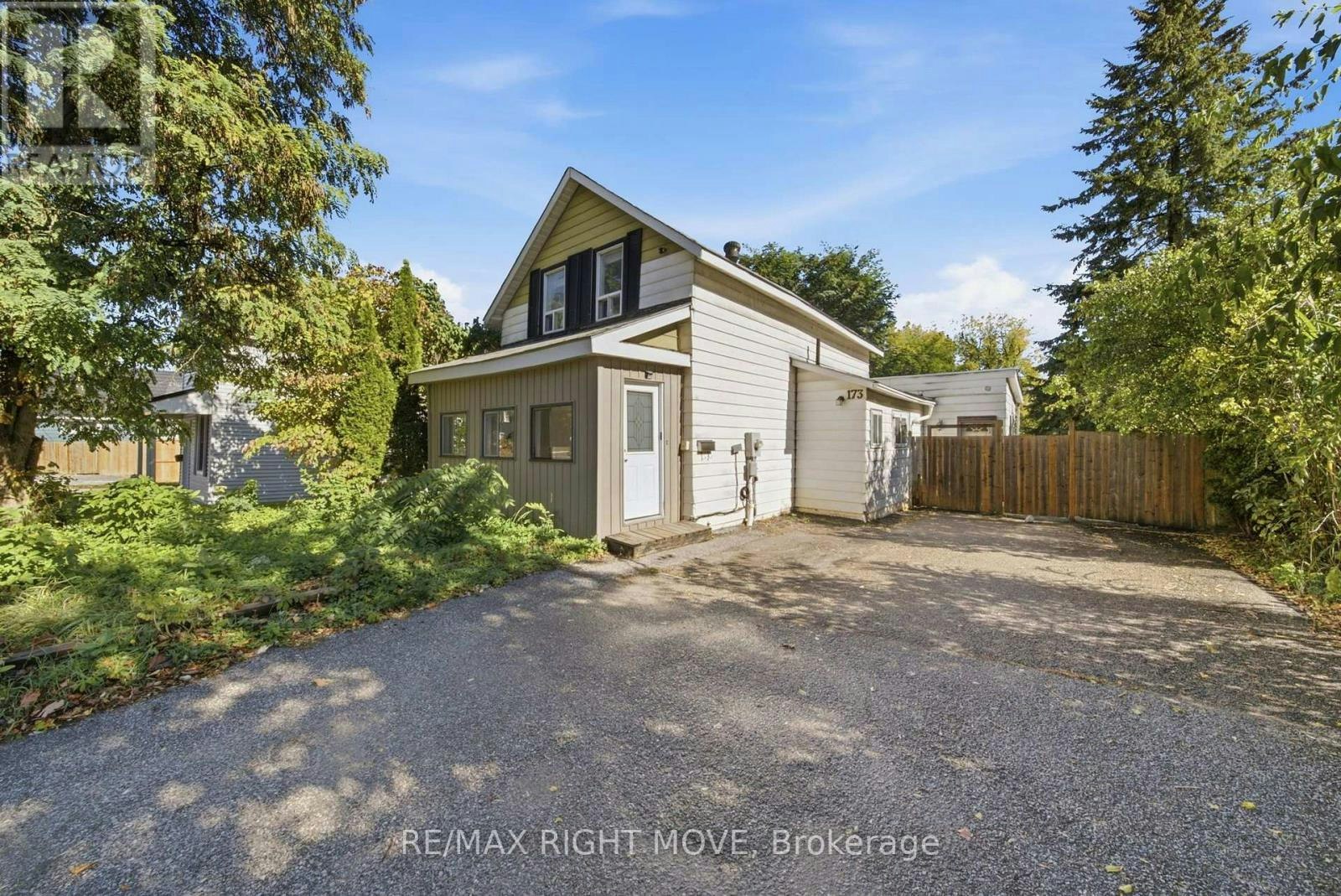 173 Barrie Road, Orillia, ON, L3V 2P6