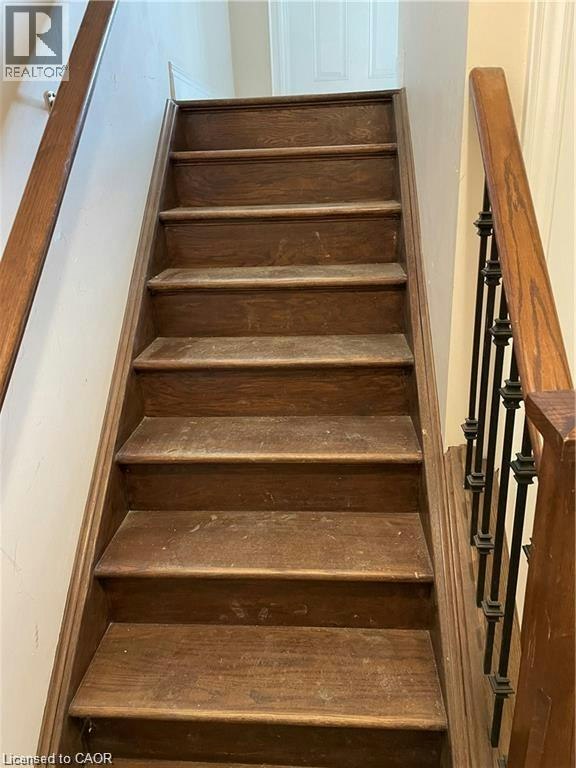 B2-523 Hamilton Drive, Hamilton, ON, L9G 2A9 - 2