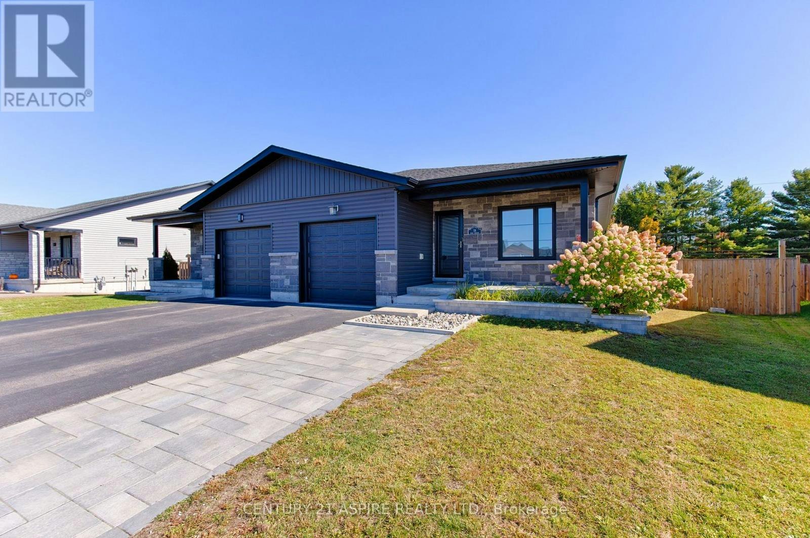 59 Noble Crescent, Petawawa, ON, K8H 0G1
