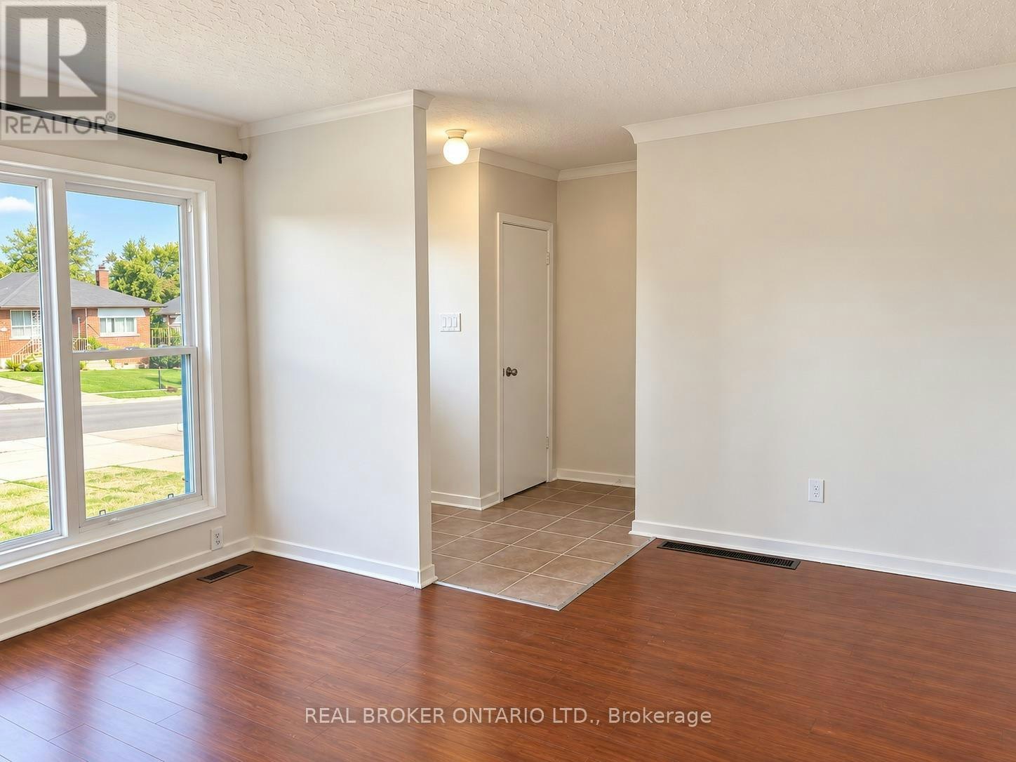 49 Thompson Avenue, Thorold, ON, L2V 2N2 - 3
