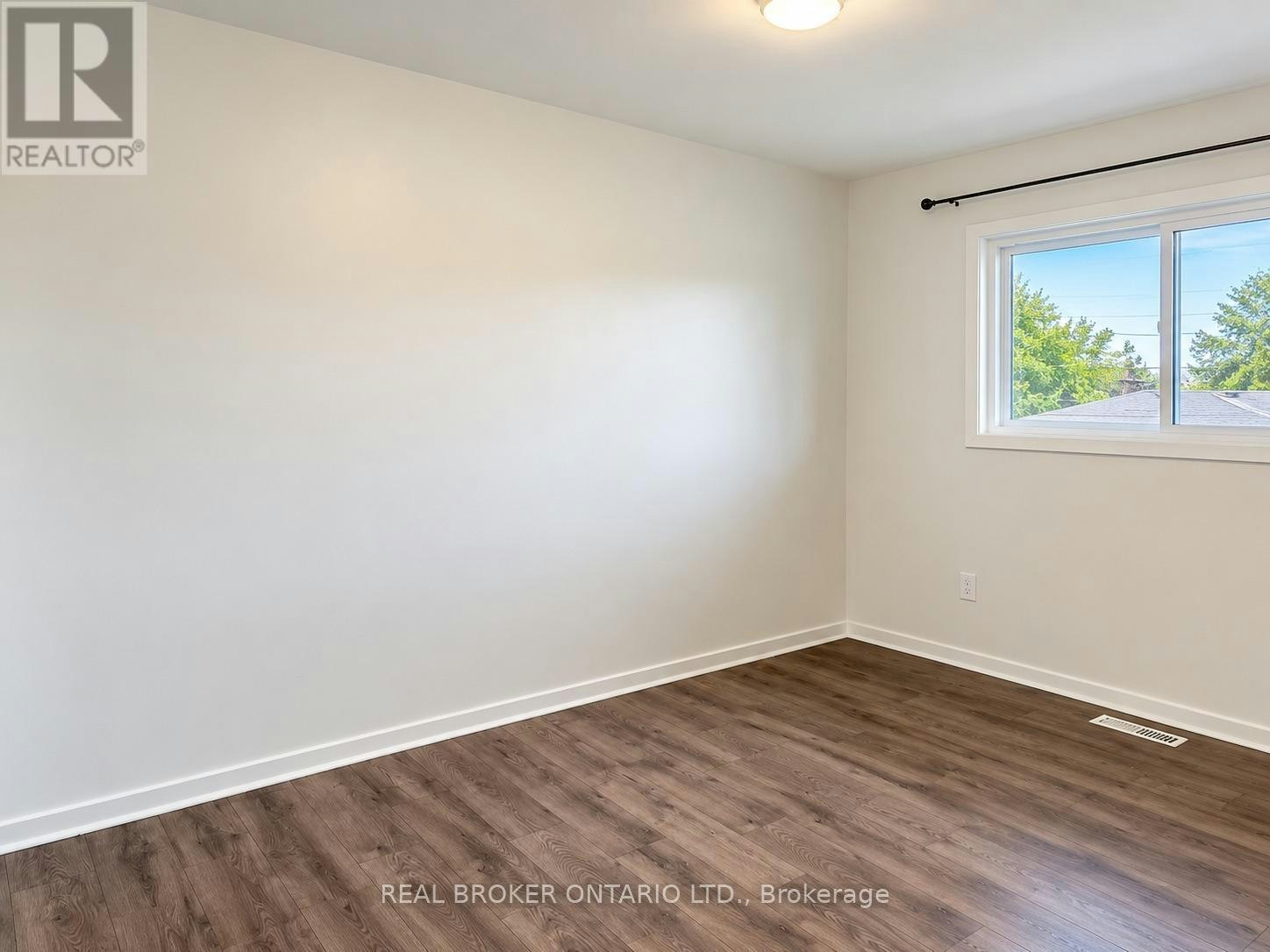 49 Thompson Avenue, Thorold, ON, L2V 2N2 - 12