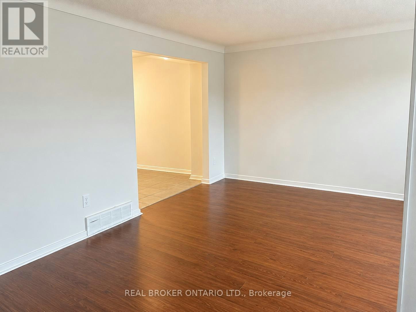 49 Thompson Avenue, Thorold, ON, L2V 2N2 - 2