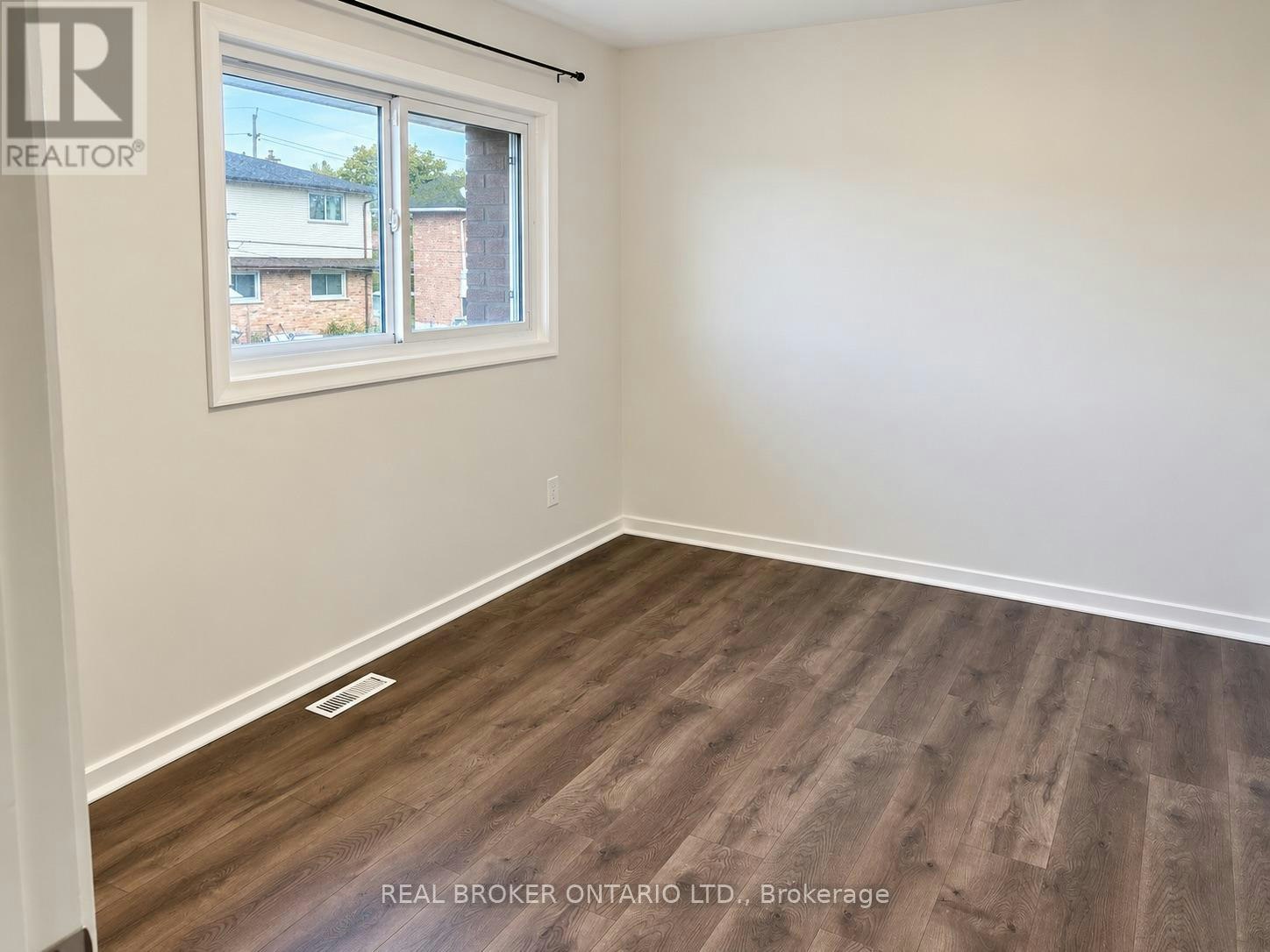 49 Thompson Avenue, Thorold, ON, L2V 2N2 - 11
