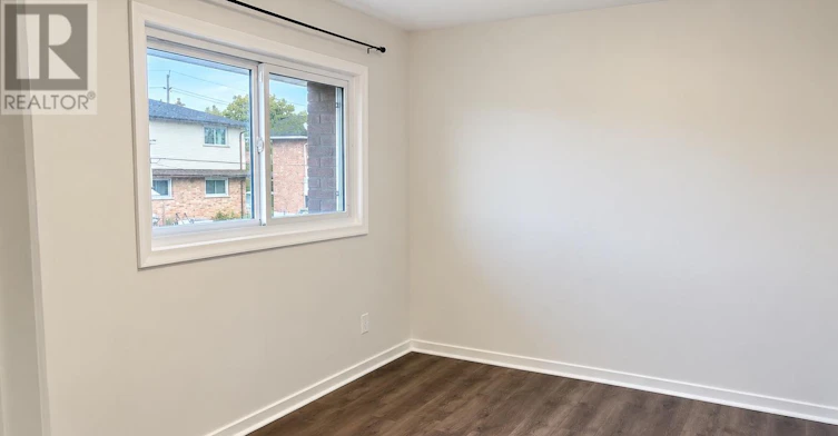 49 Thompson Avenue, Thorold, ON, L2V 2N2 - 11