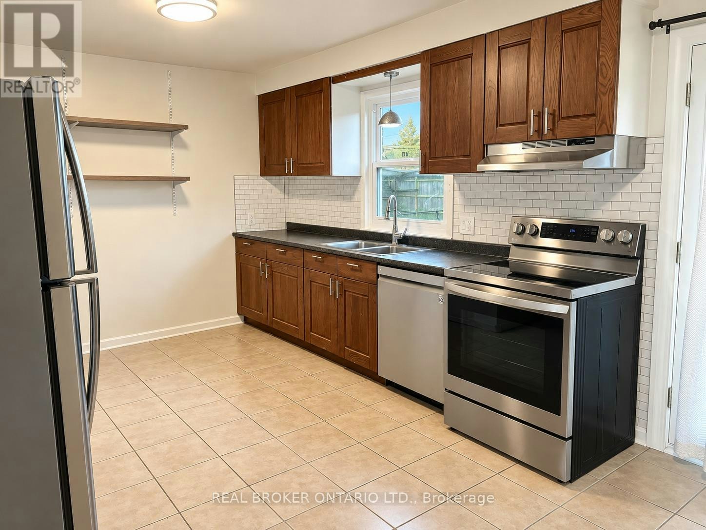 49 Thompson Avenue, Thorold, ON, L2V 2N2 - 4