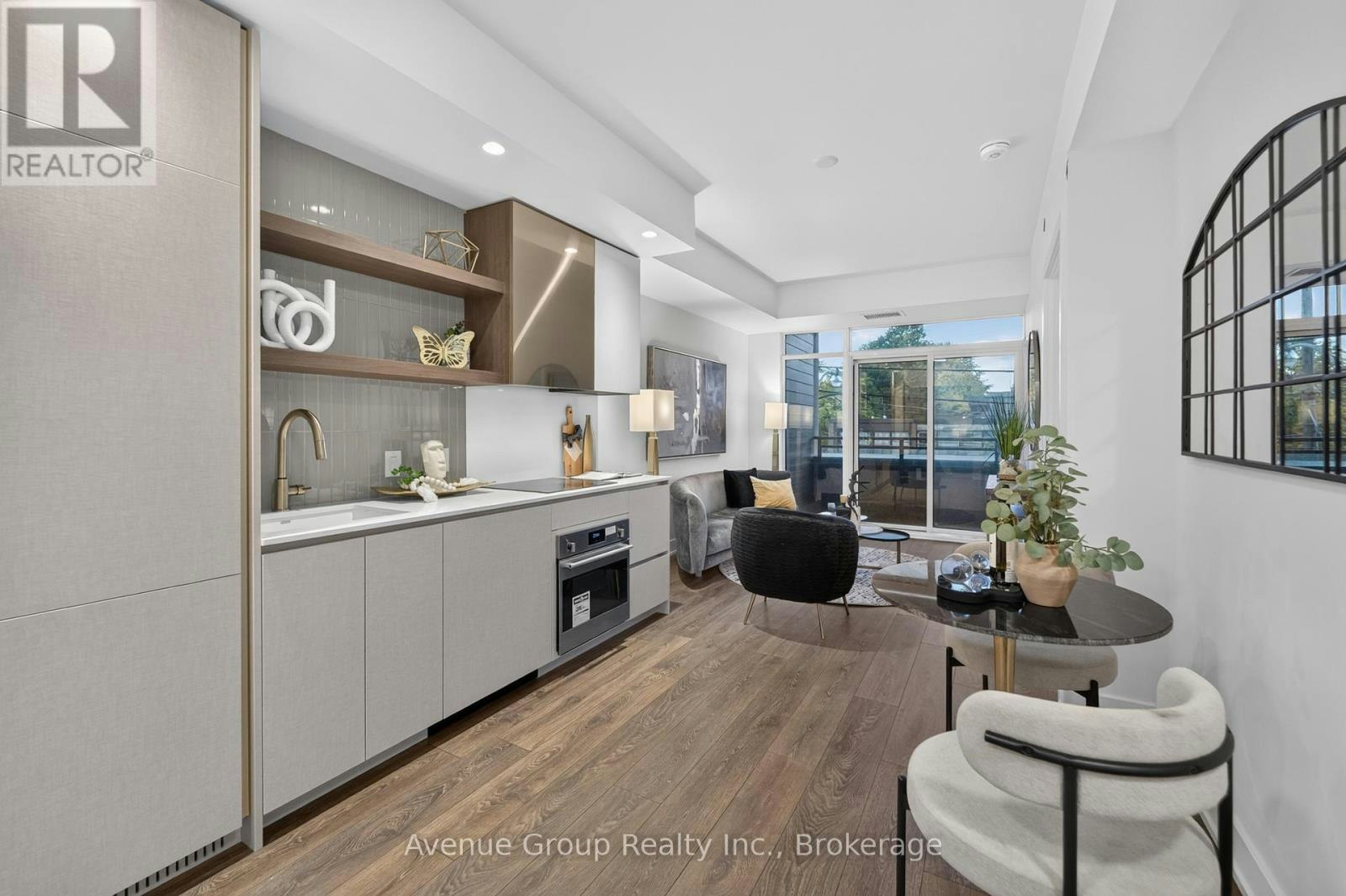 202-1285 Queen Street E, Toronto, ON, M4L 1C2