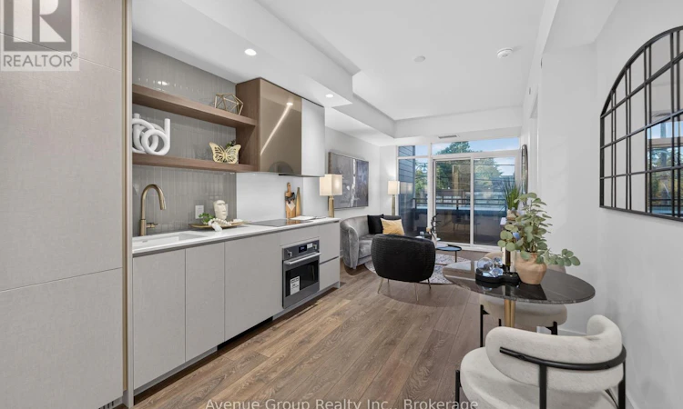 202-1285 Queen Street E