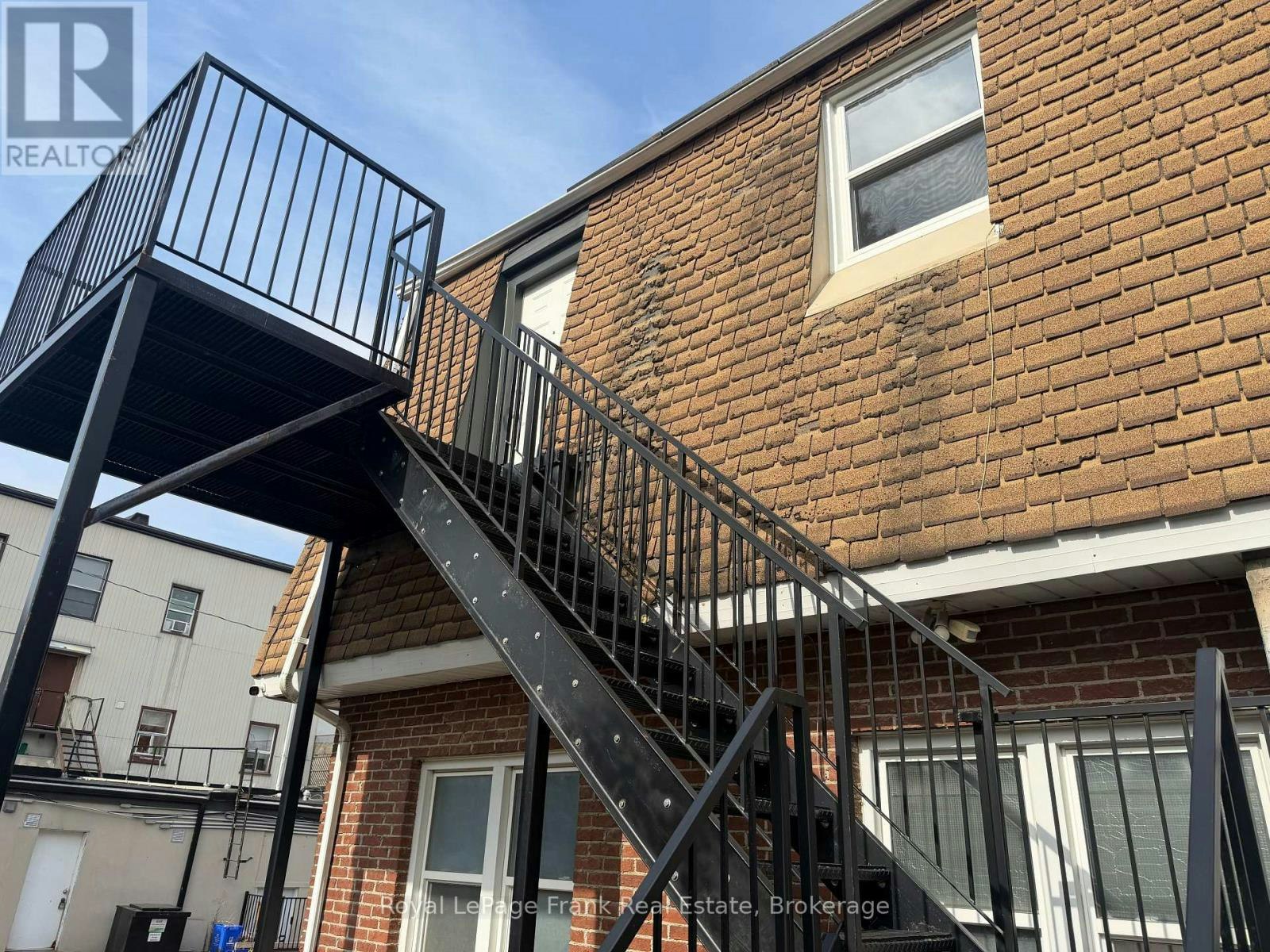 2 10 Brock Street WEST, Uxbridge, ON, L9P 1P1 - 2