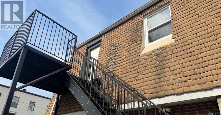 2 10 Brock Street WEST, Uxbridge, ON, L9P 1P1 - 2