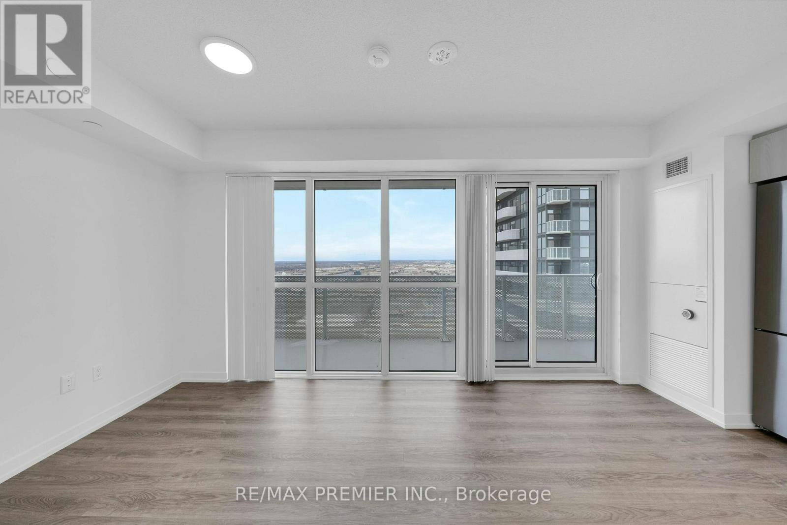 3712-195 Commerce Street, Vaughan, ON, L4K 0P9 - 4