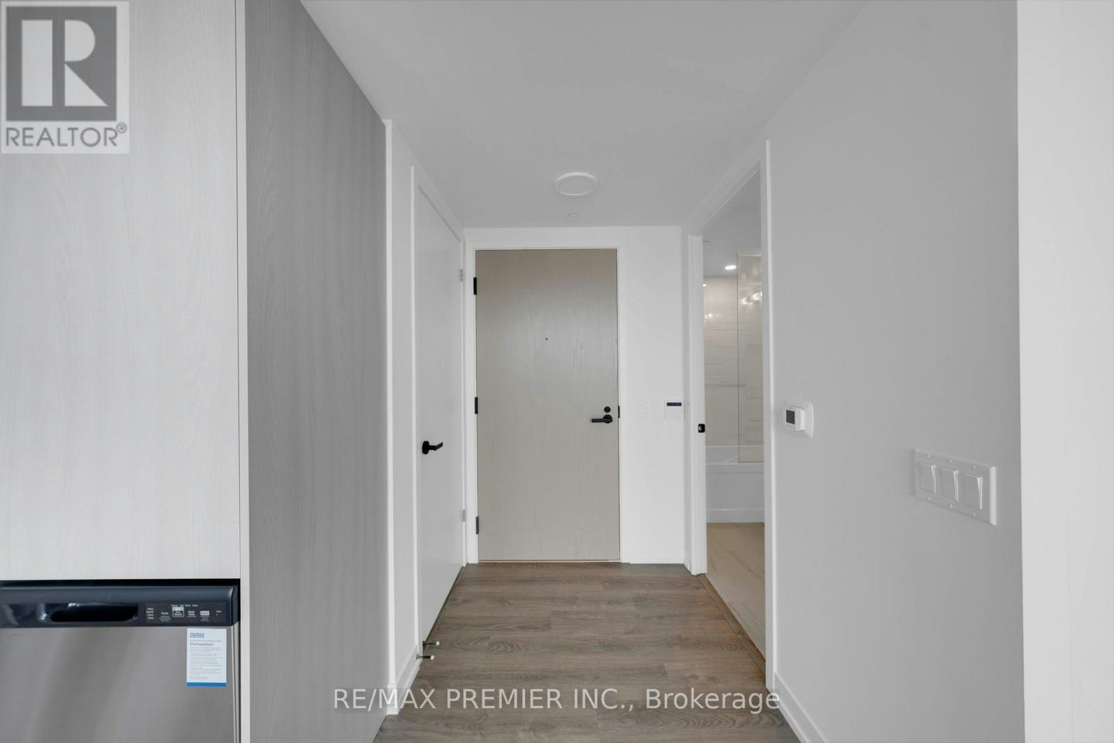 3712-195 Commerce Street, Vaughan, ON, L4K 0P9 - 2