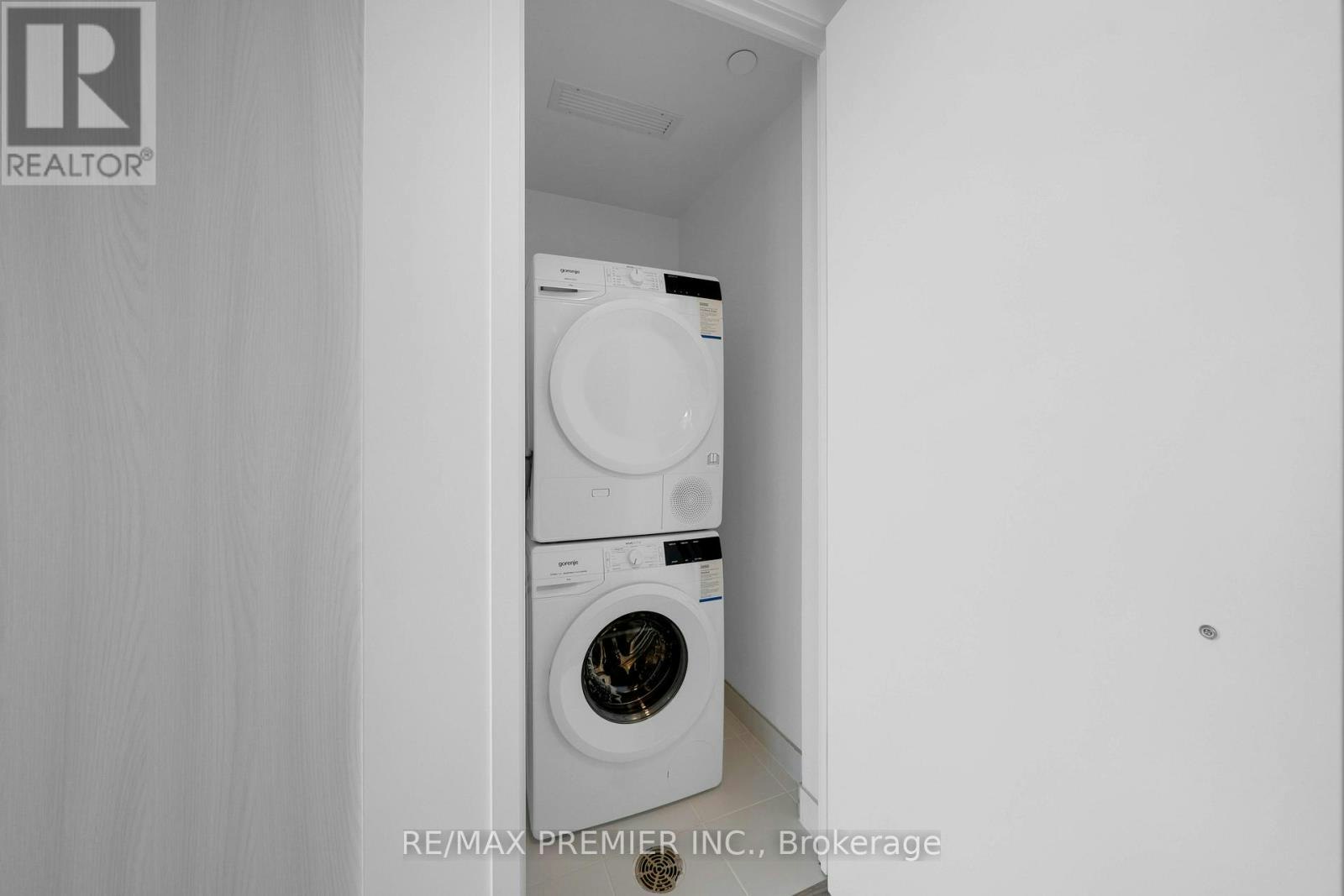 3712-195 Commerce Street, Vaughan, ON, L4K 0P9 - 3