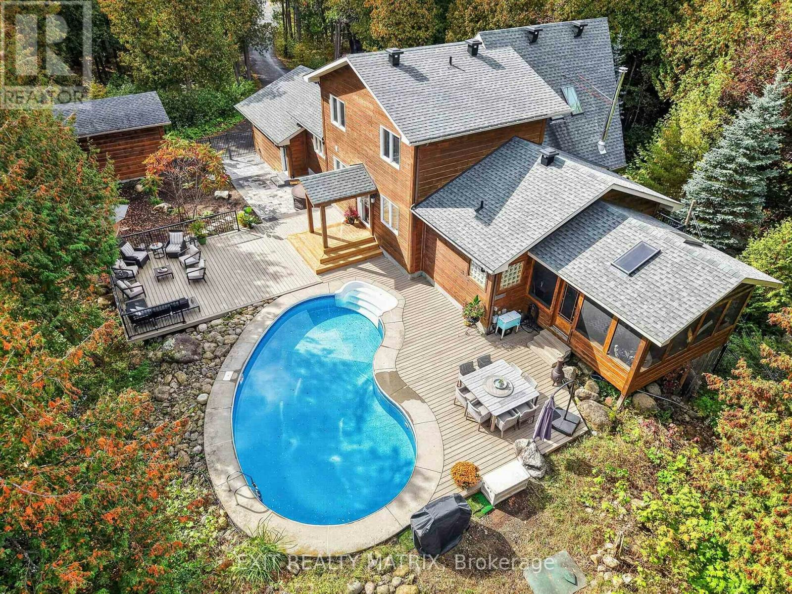 8010 Iveson Drive, Ottawa, ON, K0A 2P0