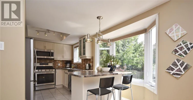 417 Pauline Charron Place, Ottawa, ON, K1L 8L4 - 9