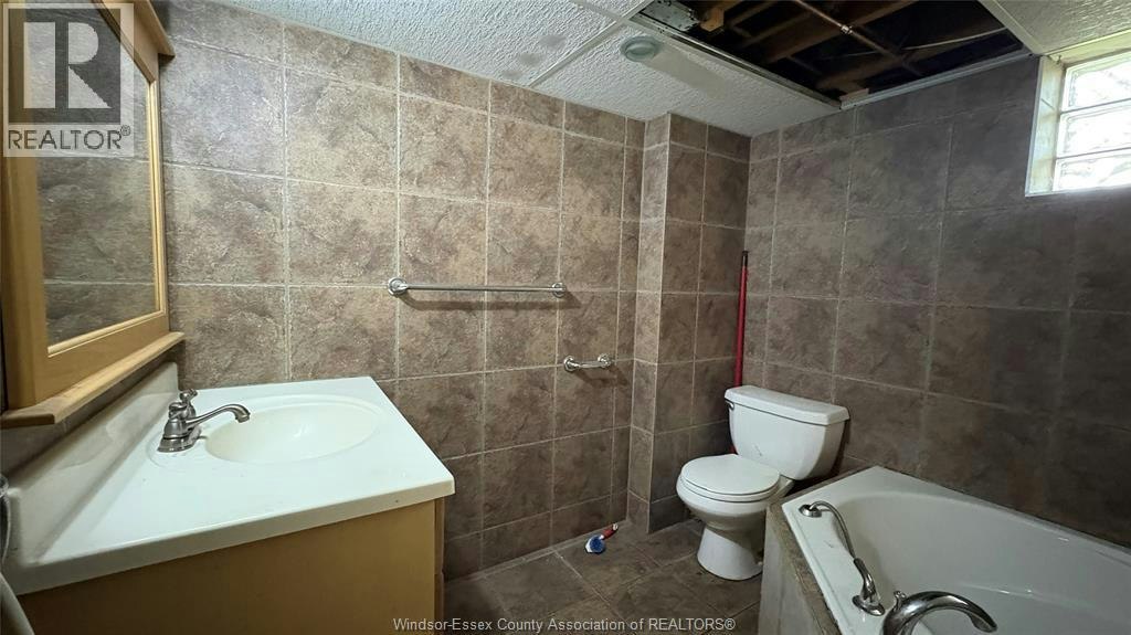 3155 Randolph Avenue West, Windsor, ON, N9E 3E5 - 16