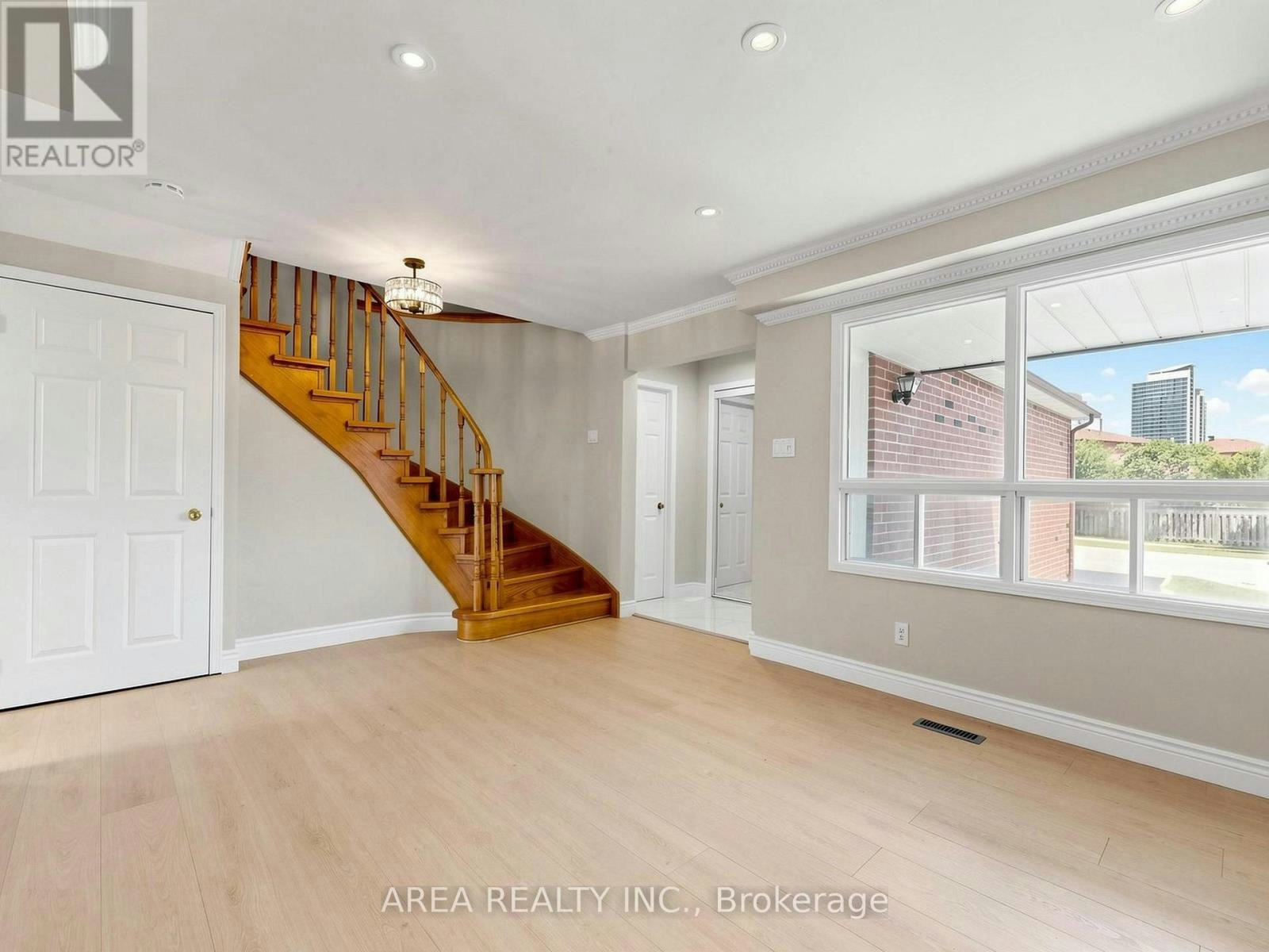 4749 Empire Crescent, Mississauga, ON, L5R 1M6 - 8
