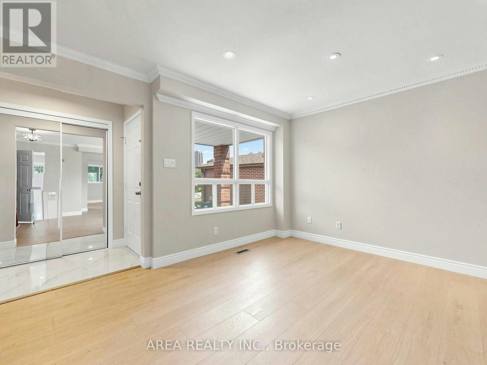 4749 Empire Crescent, Mississauga, ON, L5R 1M6 - 4