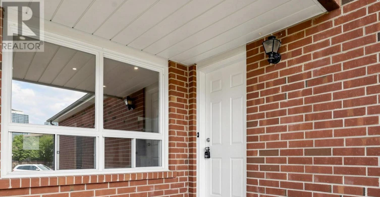 4749 Empire Crescent, Mississauga, ON, L5R 1M6 - 3