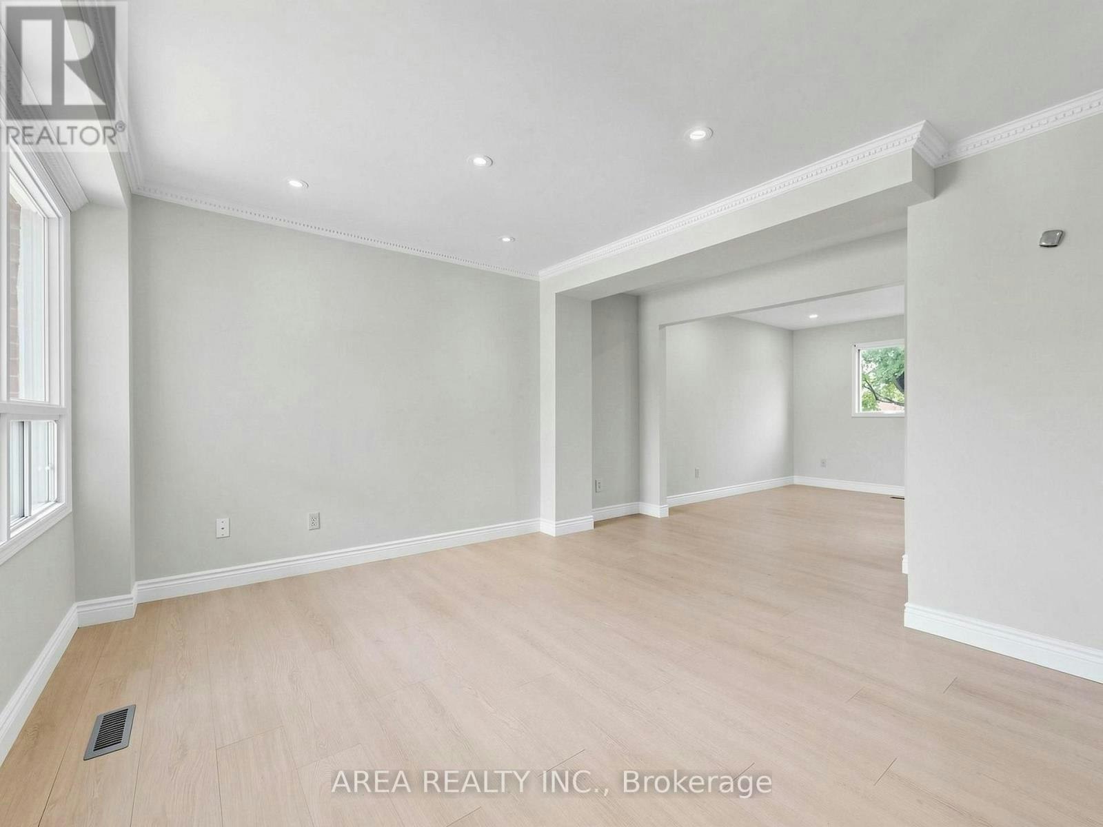 4749 Empire Crescent, Mississauga, ON, L5R 1M6 - 5