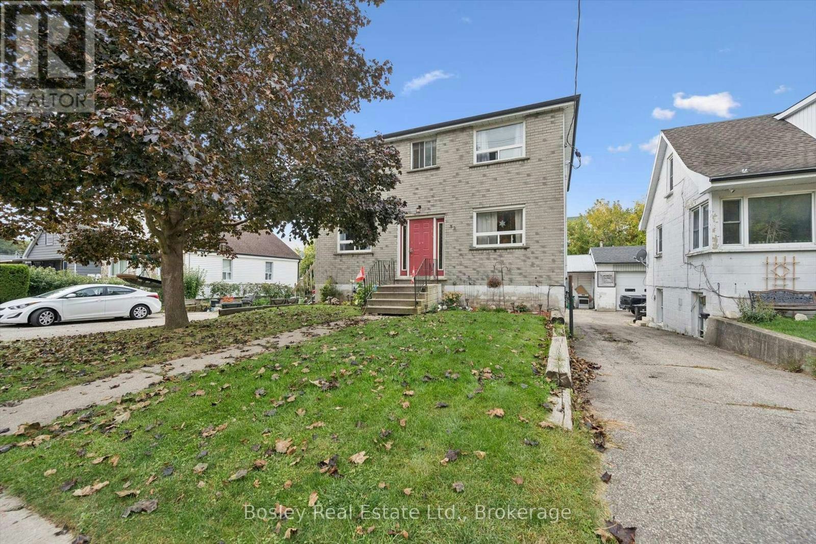 32 Jaffray Street, Cambridge, ON, N1R 3H9