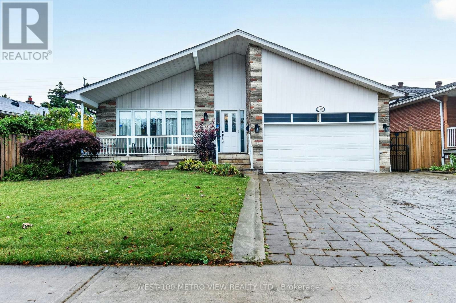 3411 Pinesmoke Crescent, Mississauga, ON, L4Y 3L4