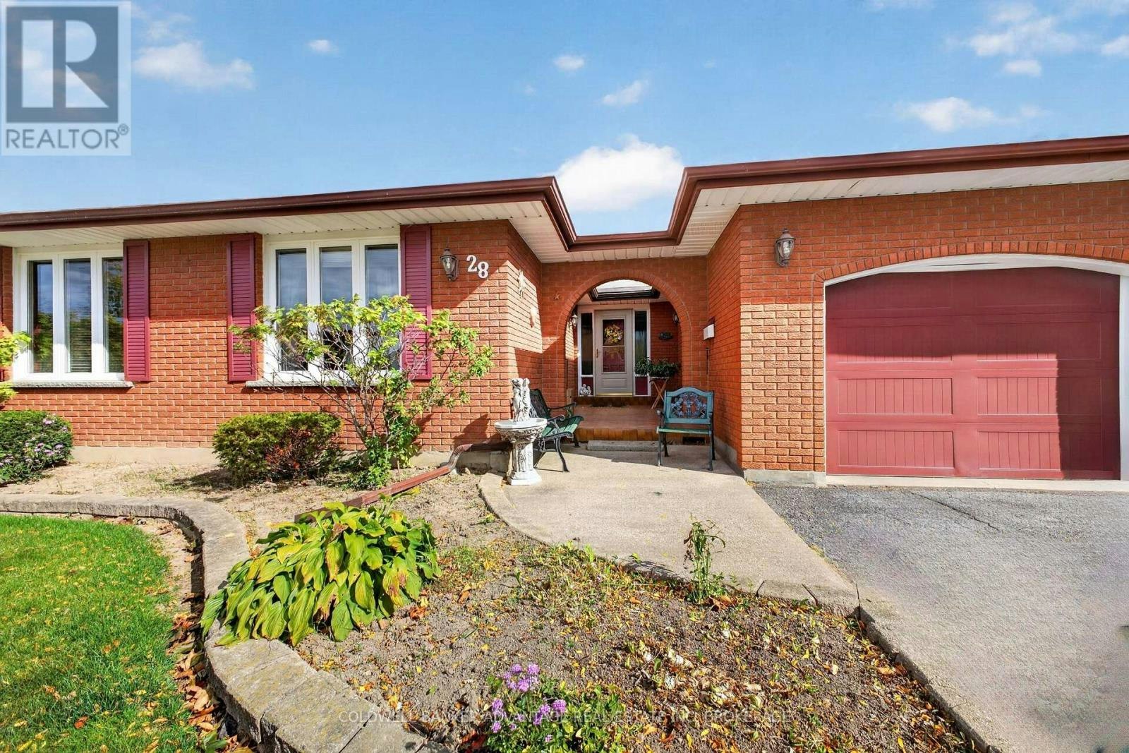 28 Glenpark Court, Welland, ON, L3C 6J9