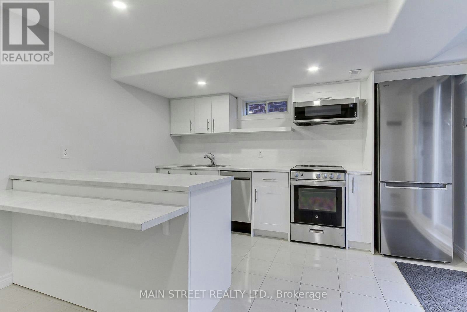 83 Laurendale Avenue, Georgina, ON, L4P 4G3 - 7