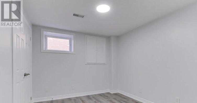 83 Laurendale Avenue, Georgina, ON, L4P 4G3 - 16